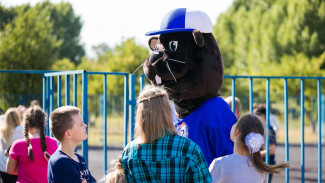 Воронежский «Факел» навестил в День знаний ребят из школы-интерната для сирот