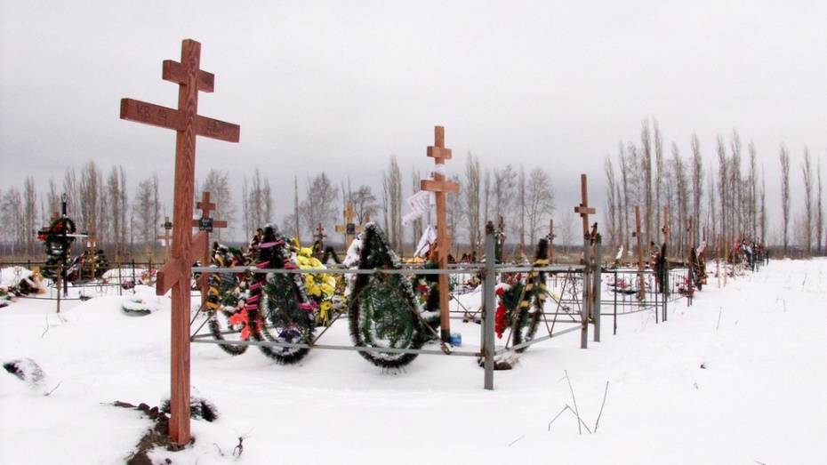 В Воронежской области пенсионерка осквернила могилу бывшего возлюбленного