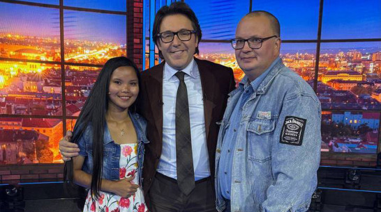 Переехавшая в Репьевку уроженка Филиппин спела на русском языке в телешоу «Песни от всей души»