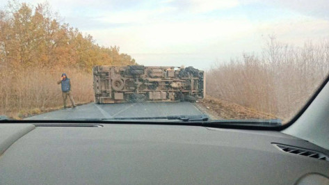 В Воронежской области фура перекрыла движение автомобилей