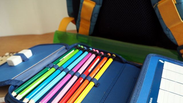 Воронежцам ответят на вопросы по безопасности школьных товаров перед Днем знаний