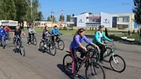 В Таловой более сорока школьников приняли участие в велопробеге