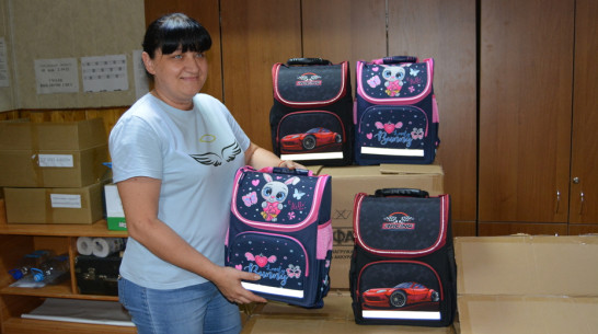 В Россошанском районе раздадут 82 бесплатных портфеля с канцтоварами детям из нуждающихся семей