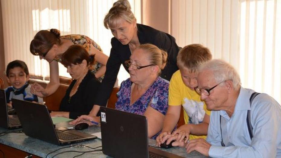 Воронежская область вошла в топ-5 по активности обучения пенсионеров работе в интернете