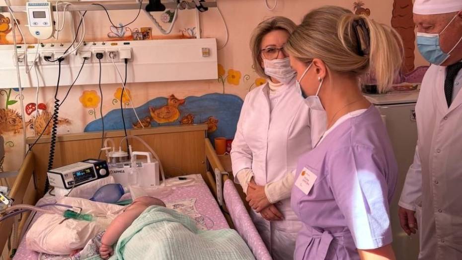 Специалисты Минздрава России осмотрели детей в областных больницах Воронежа