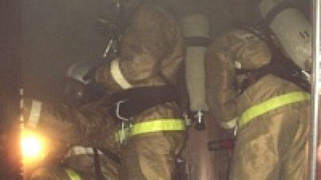 В Воронеже на Ленинском проспекте среди ночи пожарные спасли 58-летнего мужчину