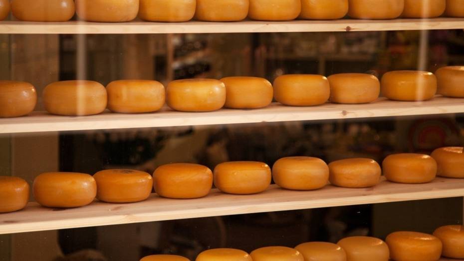 Воронежской компании не удалось оспорить выплату 1,1 млн рублей работнику, ставшему инвалидом из-за падения контейнеров с сыром