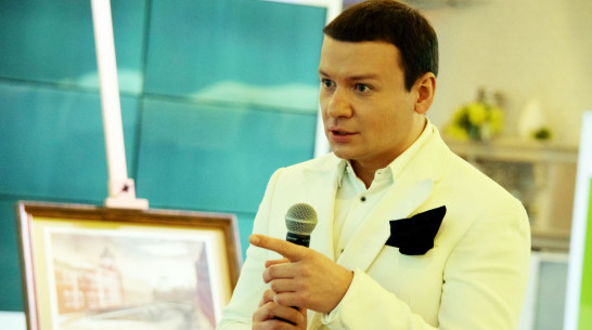 Шоумена Александра Олешко возмутил репертуар воронежской детской студии «Волшебники Двора»