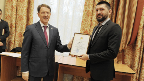 Губернатор Воронежской области вручил благодарности сотрудникам РИА «Воронеж» 