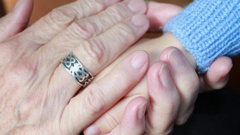 В Воронежской области объявили набор нянь-волонтеров старше 50 лет