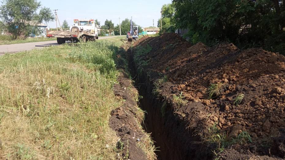 В репьевском селе Истобное активисты отремонтировали водопровод