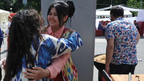 Фото РИА «Воронеж». Фестиваль национальной кухни в Центральном парке