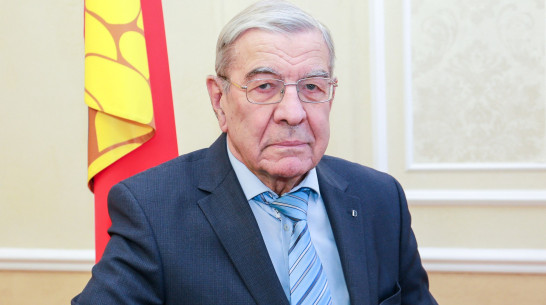 Мэр города Сергей Петрин поздравил с днем рождения почетного гражданина Воронежа Владимира Рачука