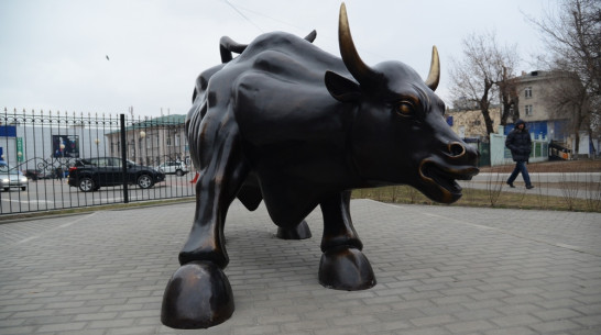 Мэр Воронежа поручил убрать скульптуру быка с улицы Карла Маркса 