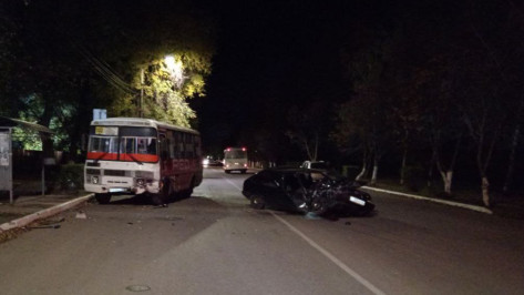Автобус с пассажирами попал в ДТП с ВАЗом под Воронежем: есть пострадавшие