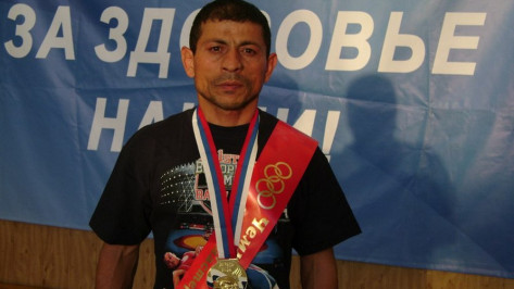 Аннинский спортсмен победил на чемпионате России по вольной борьбе среди ветеранов