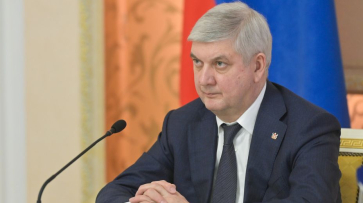 Воронежский губернатор подписал документ о выплате 120 тыс рублей добровольцам СВО