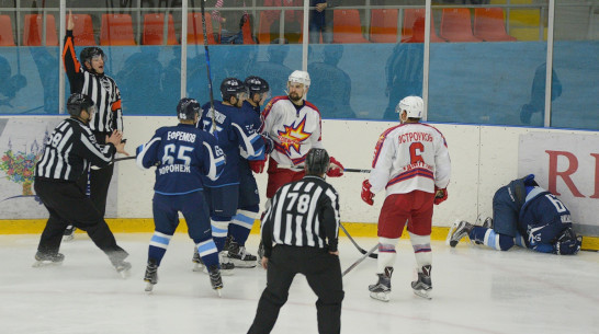 Воронежский «Буран» дома проиграл «Ижстали» 3:4
