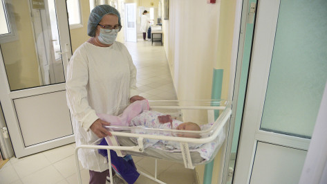 Более 5,3 тыс младенцев в Воронежской области проверили на СМА и еще 35 патологий
