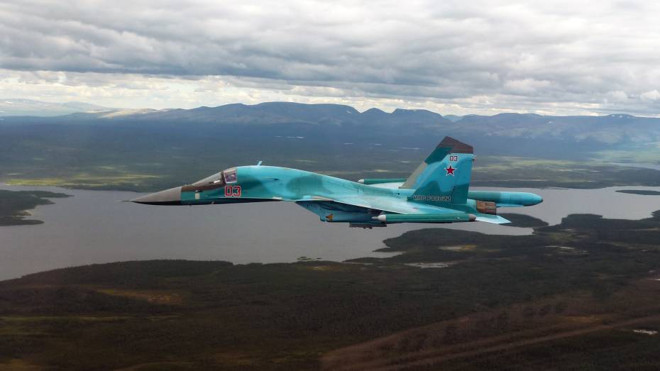 Завтра в Воронеж прилетят новые бомбардировщики Су-34
