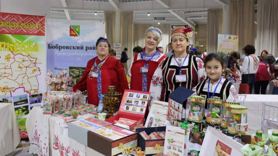 Репьевцы получили Гран-при Всероссийского конкурса «Туристический сувенир»