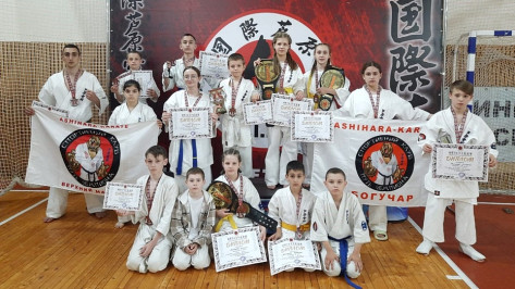 Верхнемамонские каратисты завоевали 6 медалей на всероссийских соревнованиях