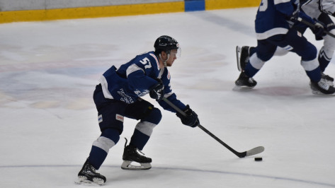 Воронежский «Буран» проиграл саратовскому «Кристаллу» со счетом 2:4