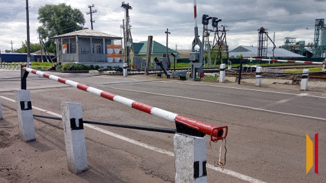 Стала известна новая дата закрытия железнодорожного переезда в поселке Грибановский