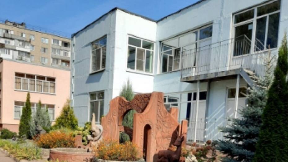 Воронежцы пожаловались на плесень на стенах детского сада