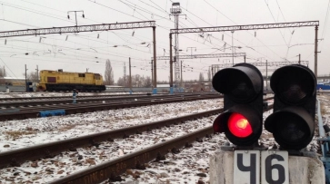 В Воронежской области мать двоих детей выбросилась из поезда на полном ходу
