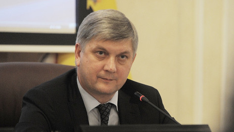 Мэр Воронежа предложил арендовать коммунальную технику у частных предприятий