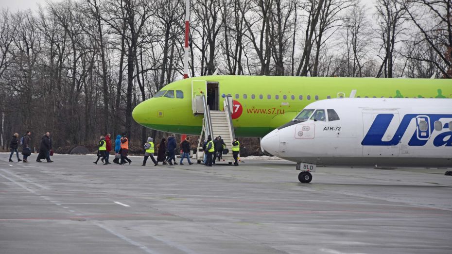 Две авиакомпании приостановили продажу билетов на рейсы из Воронежа до конца мая