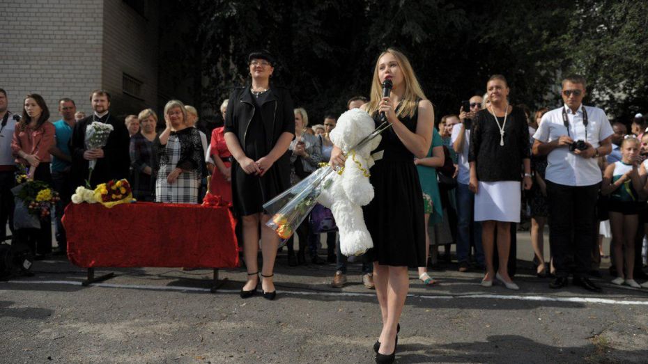 Воронежская гимнастка Ангелина Мельникова побывала в родной школе 1 сентября