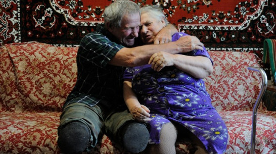 Инвалиды-колясочники супруги Крупень готовятся отметить «золотую» свадьбу