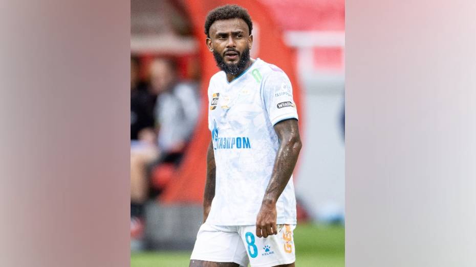 Бразильца Маркуса Вендела удалили с поля за неприличный жест во время матча воронежского «Факела» с «Зенитом»