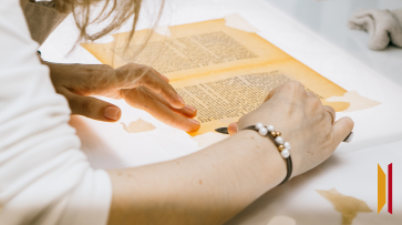 Воронежцы могут увидеть, как реставрируют редкие и ценные книги 14 февраля