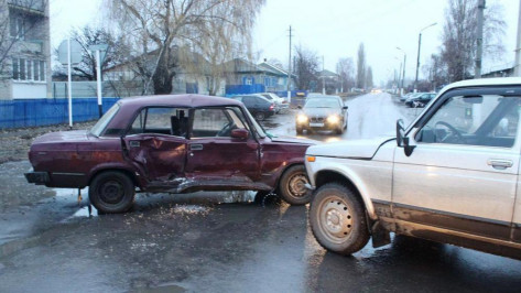 В Таловском районе сонный водитель спровоцировал ДТП