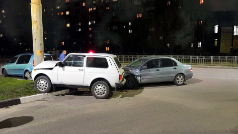 Восьмилетняя девочка пострадала в ДТП с «Нивой» и Mitsubishi Lancer в Воронеже