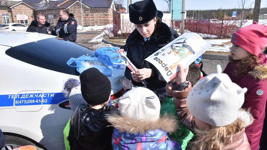 Праздник для ребят из Донбасса в День автоспорта провели в семейном парке под Воронежем