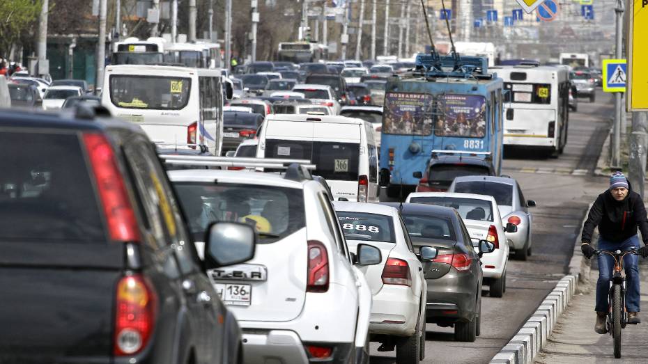 В Воронеже увеличили количество маршруток ради избежания столпотворения в транспорте