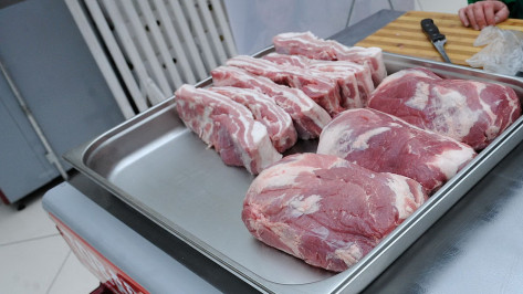 Санитарные врачи изъяли из продажи почти 700 кг мяса в Воронежской области