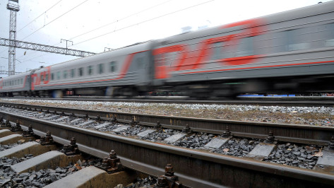 На перегоне в Воронежской области вынужденно задержались 7 пассажирских поездов