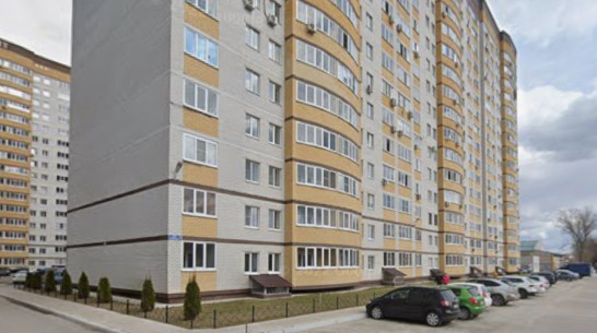 В Воронеже в ЖК «Спутник» велосипедист нападает на детей