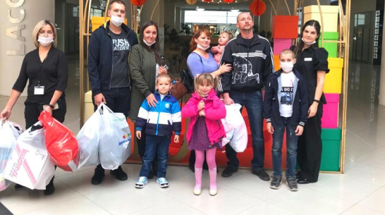 Погорельцы с детьми из павловской Николаевки съездили за покупками в Воронеж