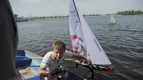 На воронежском водохранилище юные судомоделисты соревнуются за первенство области