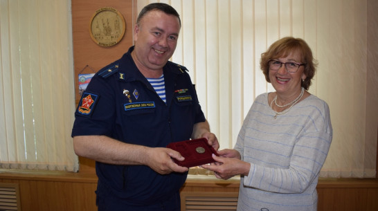 В Борисоглебске родственникам фронтовика передали утерянную медаль «За отвагу»
