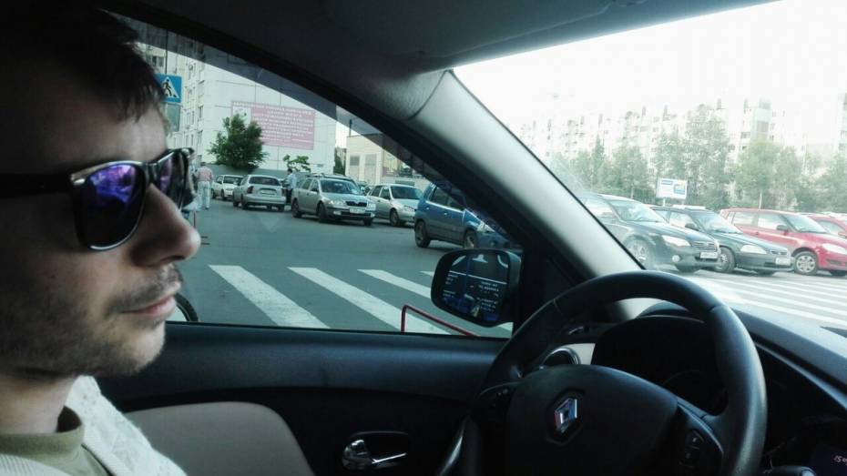 В Воронеже пропал парень на Renault Logan