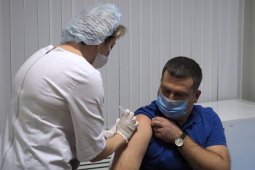 Руководитель воронежского облздрава вакцинировался от коронавируса