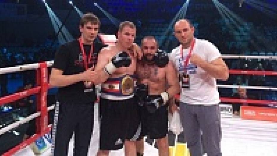 28-летний хохольский боксер-профессионал Андрей Князев защитил свой титул чемпиона России в тяжелом весе