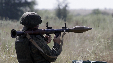 Минобороны РФ: «Киевский режим массово и бесконтрольно раздает людям оружие»